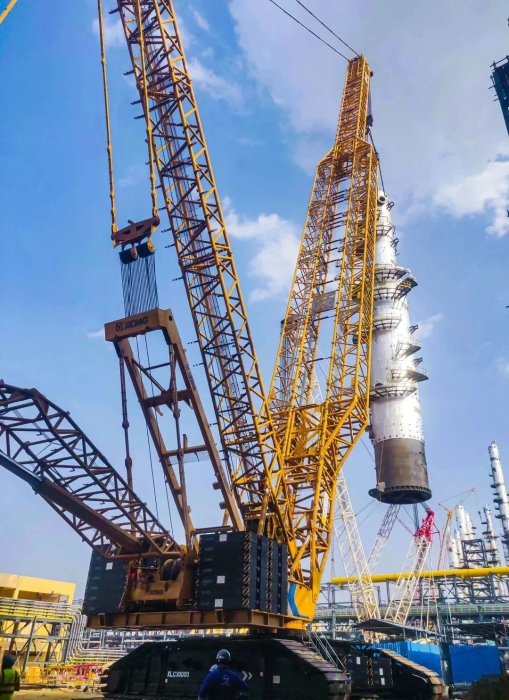 奔赴海外！徐工履帶起重機(jī)跨海助建大型石油煉化項(xiàng)目