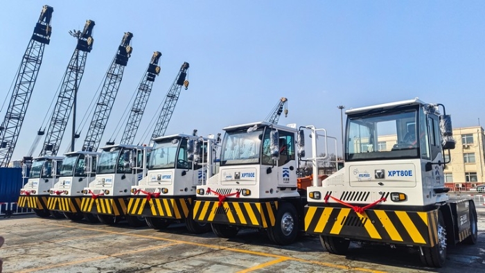 新車交付忙！徐工新能源重載牽引車以多維優(yōu)勢(shì)賦能大宗貨物智慧轉(zhuǎn)運(yùn)